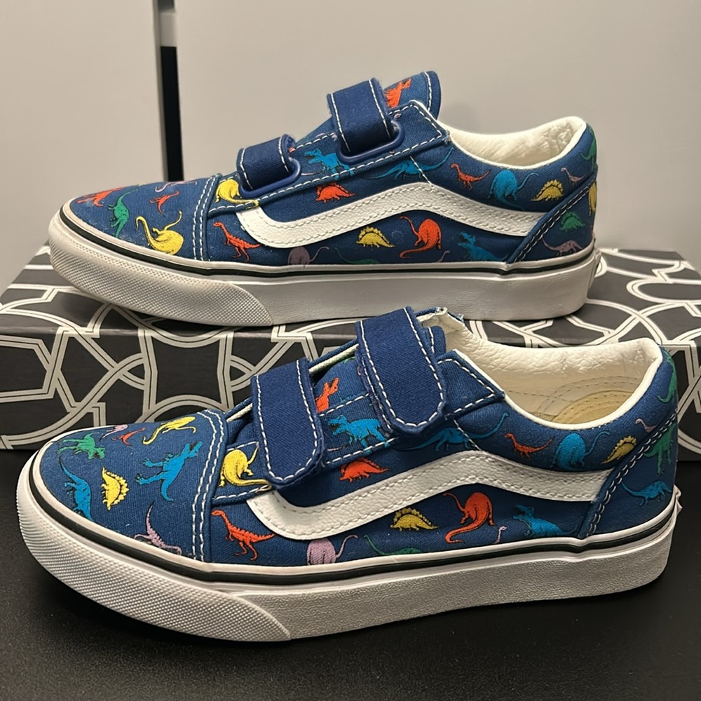 Vans Kids Dino Old School V Velcro Sneakers Size 3 - Picture 2 of 10